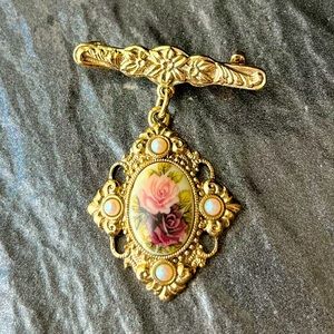 Gold Floral Pendant Vintage Pin Brooch